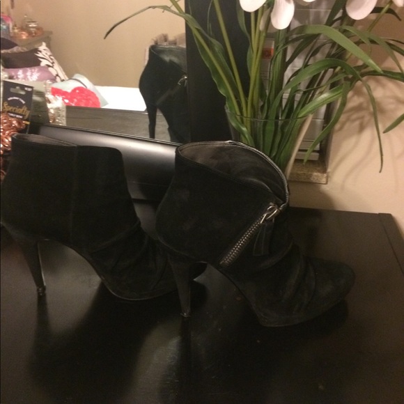 Nine West black booties - Picture 2 of 9